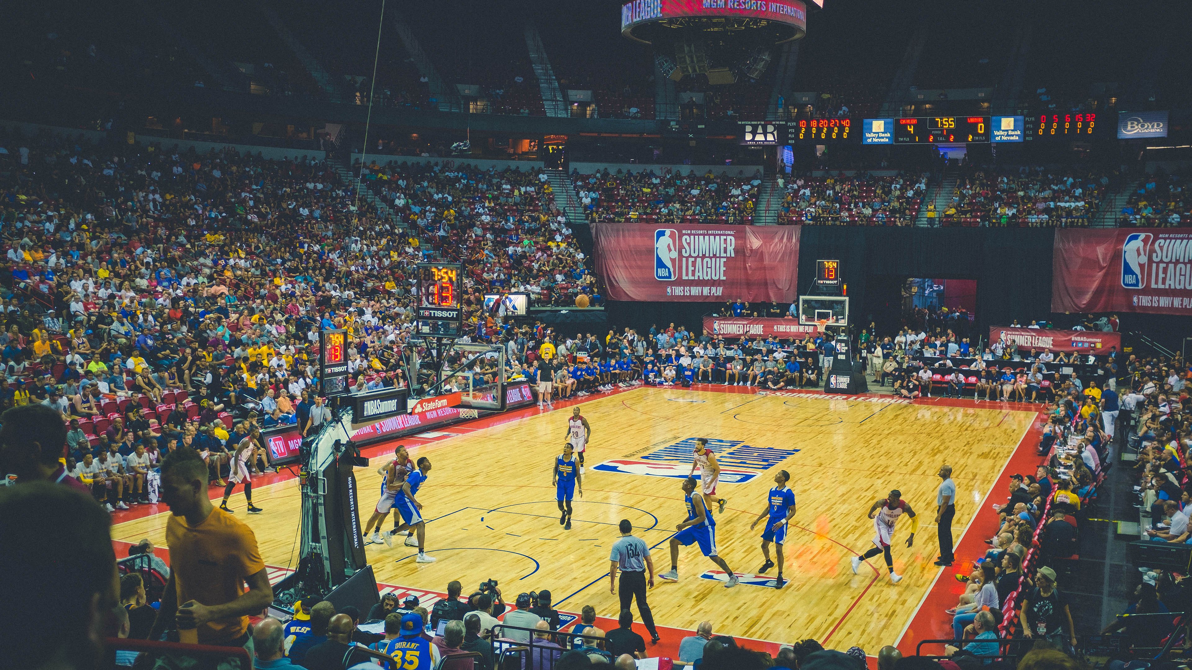 篮网加强外线封锁多次干扰对手投篮，篮网队内线补强